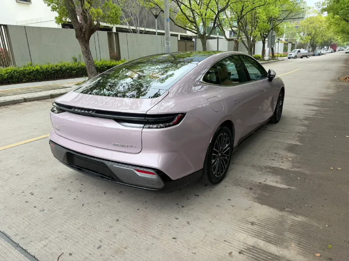 2025 Geely Galaxy Starshine 8 1.5L 112HP L4 1DHT PHEV,autocango,china used car exporter,china ev exporter,chinese used car exporter,chinese used ev exporter