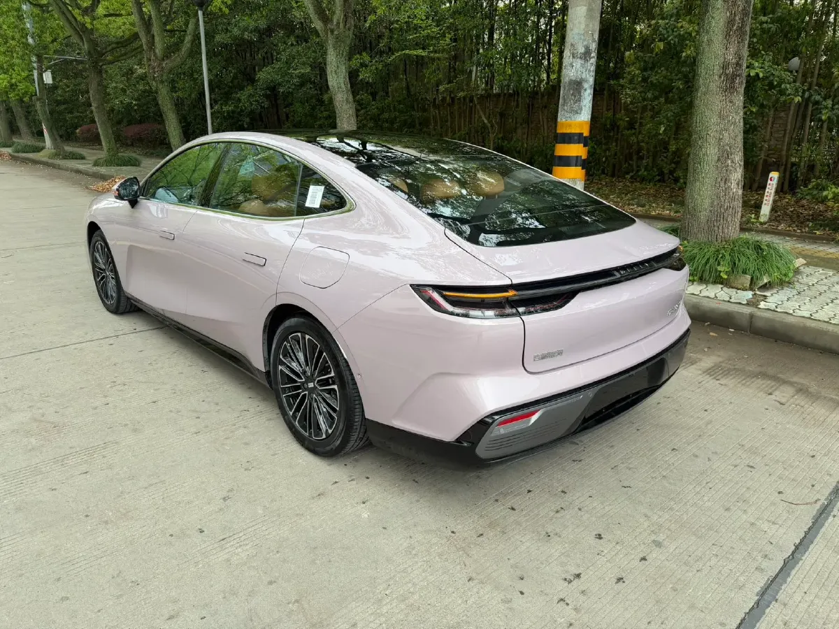 2025 Geely Galaxy Starshine 8 1.5L 112HP L4 1DHT PHEV,autocango,china used car exporter,china ev exporter,chinese used car exporter,chinese used ev exporter