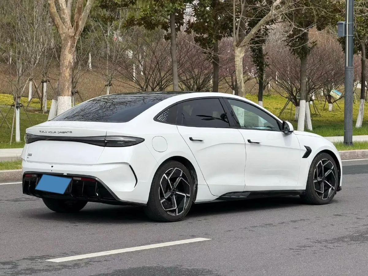 2022 AITO AITO M5 Range Extended 125HP REEV 40KWH,autocango,china used car exporter,china ev exporter,chinese used car exporter,chinese used ev exporter
