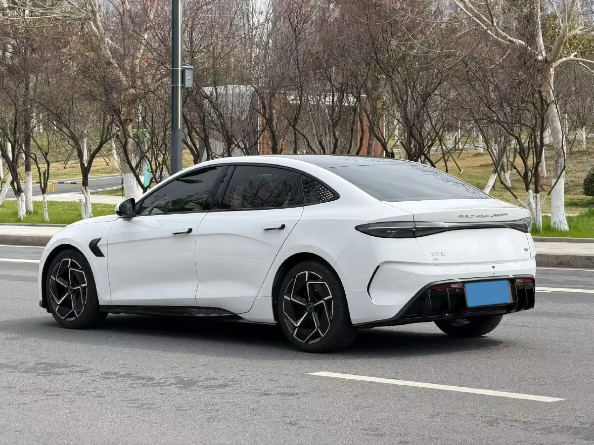2022 AITO AITO M5 Range Extended 125HP REEV 40KWH,autocango,china used car exporter,china ev exporter,chinese used car exporter,chinese used ev exporter