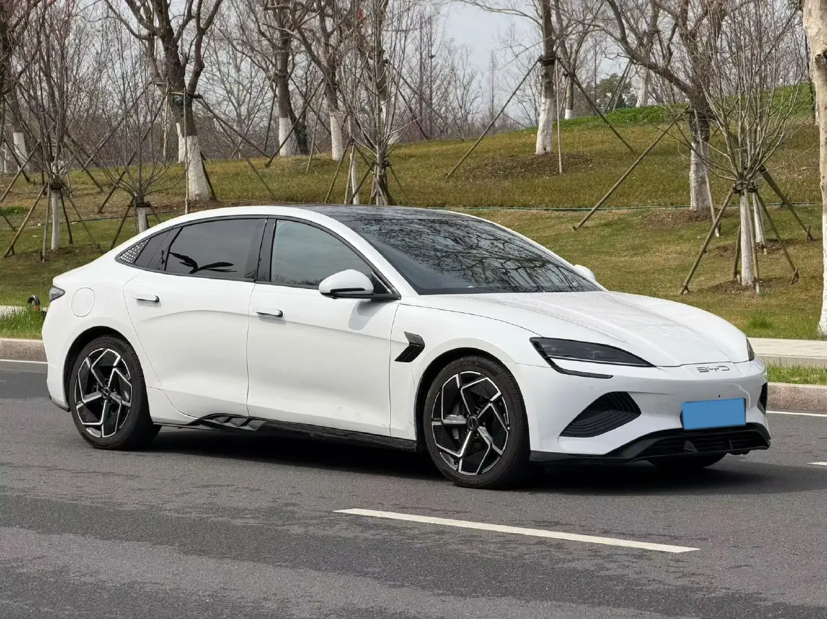 2022 AITO AITO M5 Range Extended 125HP REEV 40KWH,autocango,china used car exporter,china ev exporter,chinese used car exporter,chinese used ev exporter