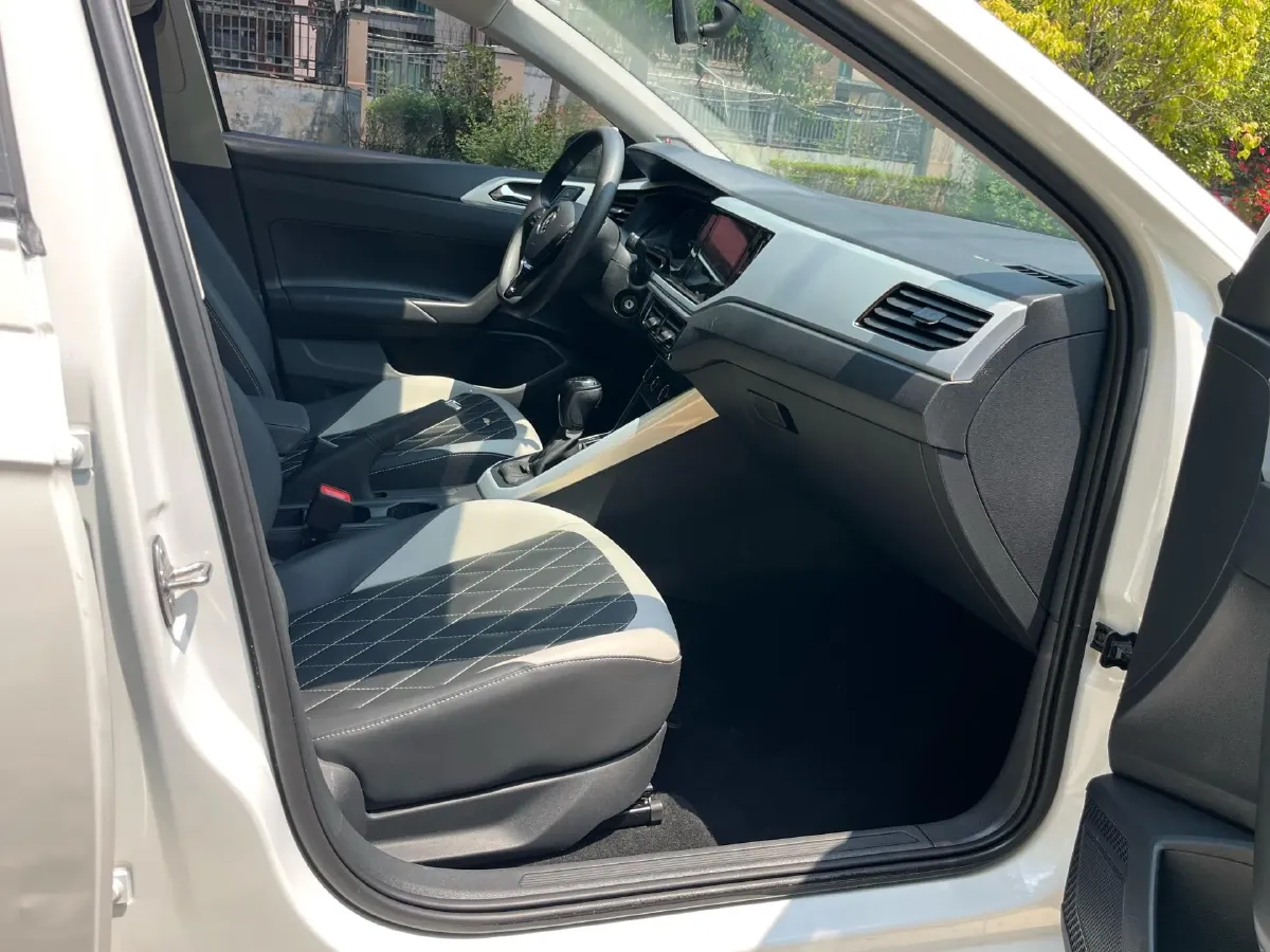 2019 Volkswagen Polo 1.5L 113HP L4 6AT,autocango,china used car exporter,china ev exporter,chinese used car exporter,chinese used ev exporter