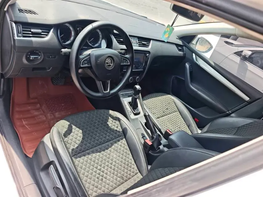 2018 Skoda Octavia 1.2T 116HP L4 7DCT,autocango,china used car exporter,china ev exporter,chinese used car exporter,chinese used ev exporter