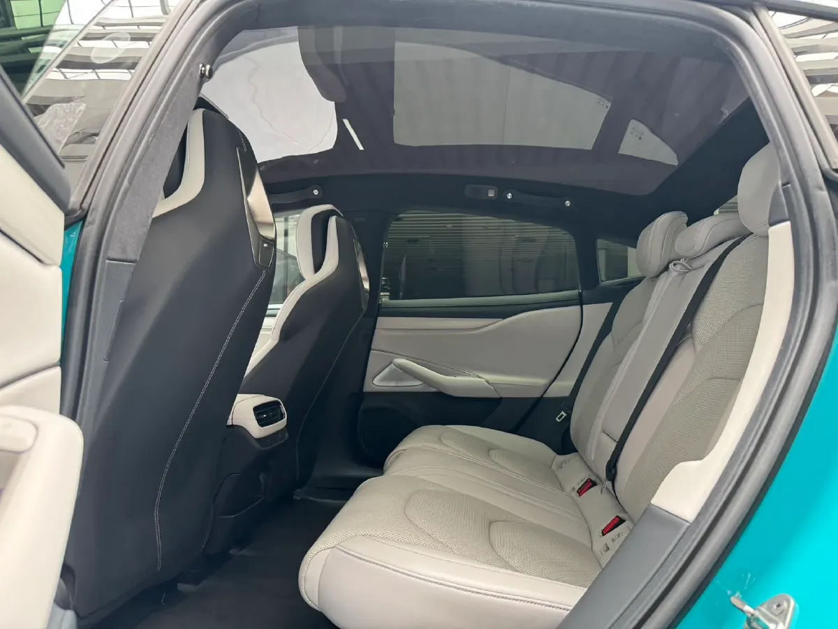 2024 MI SU7 BEV 101KWH,autocango,china used car exporter,china ev exporter,chinese used car exporter,chinese used ev exporter