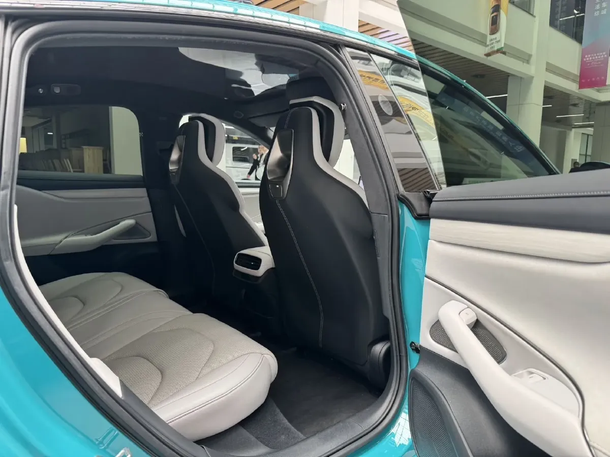 2024 MI SU7 BEV 101KWH,autocango,china used car exporter,china ev exporter,chinese used car exporter,chinese used ev exporter