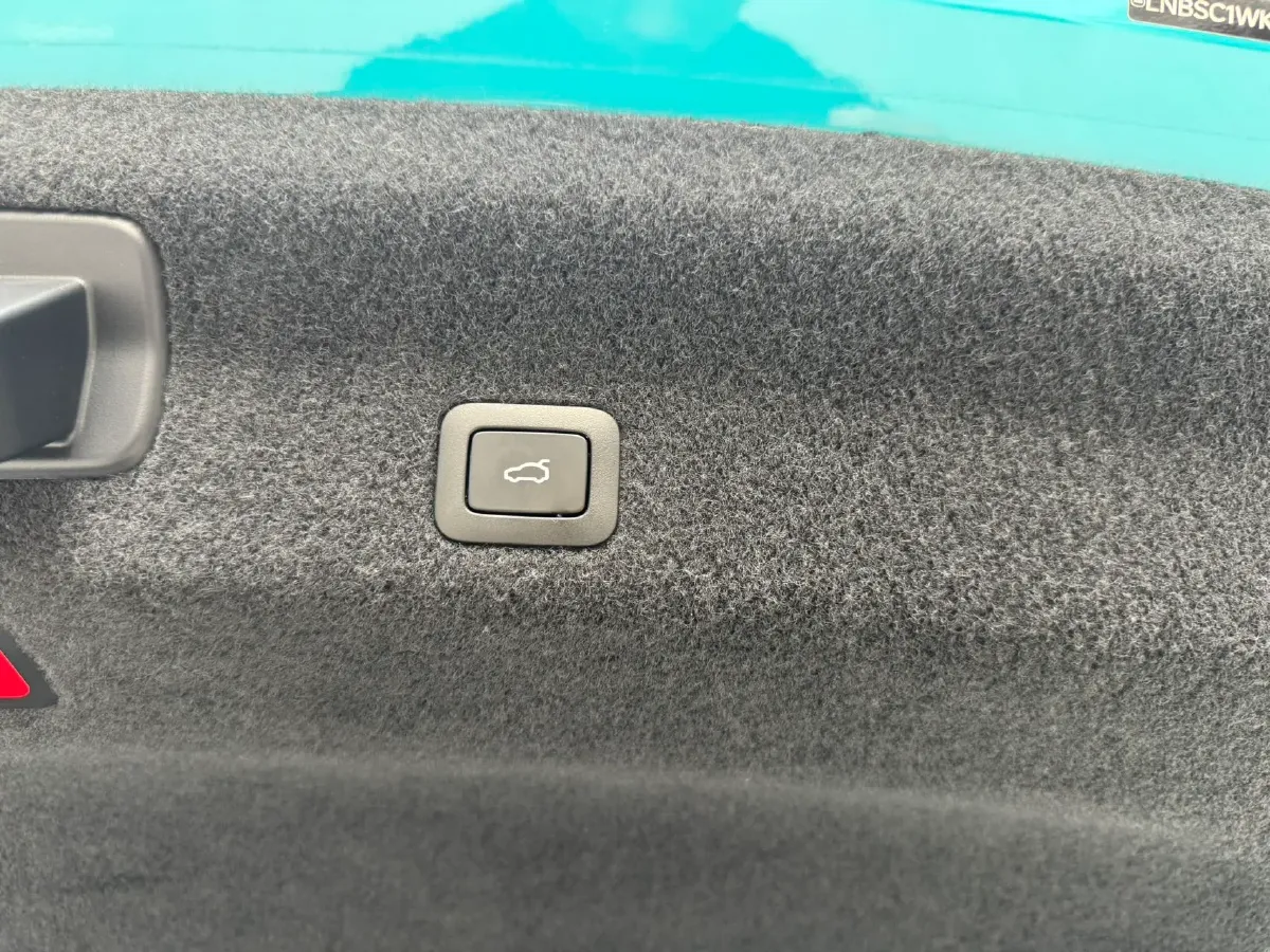 2024 MI SU7 BEV 101KWH,autocango,china used car exporter,china ev exporter,chinese used car exporter,chinese used ev exporter