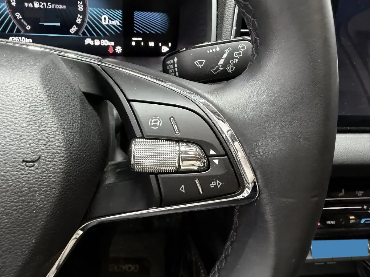 2022 Skoda Karoq 1.4T 150HP L4 7DCT,autocango,china used car exporter,china ev exporter,chinese used car exporter,chinese used ev exporter