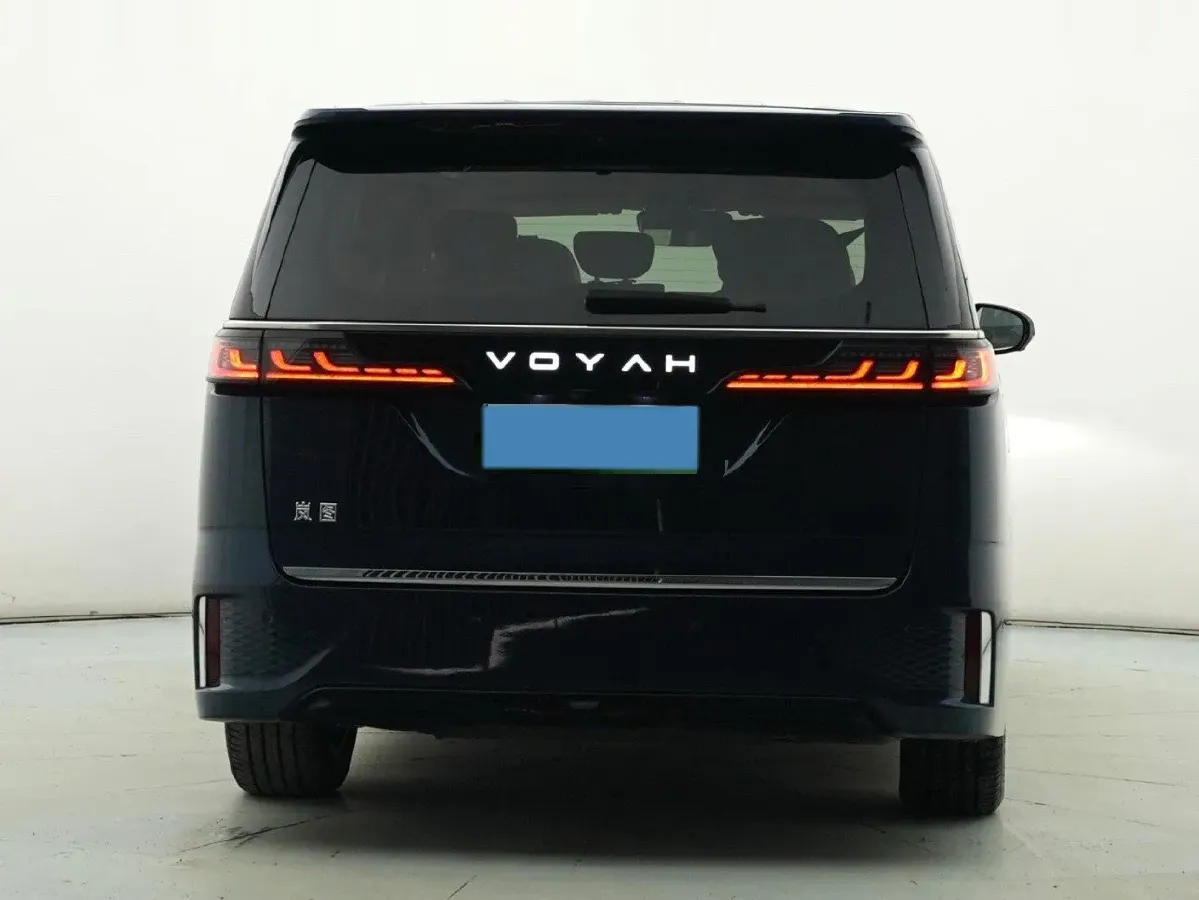 2025 Voyah Dream 1.5T 150HP L4 PHEV 41.7KWH,autocango,china used car exporter,china ev exporter,chinese used car exporter,chinese used ev exporter