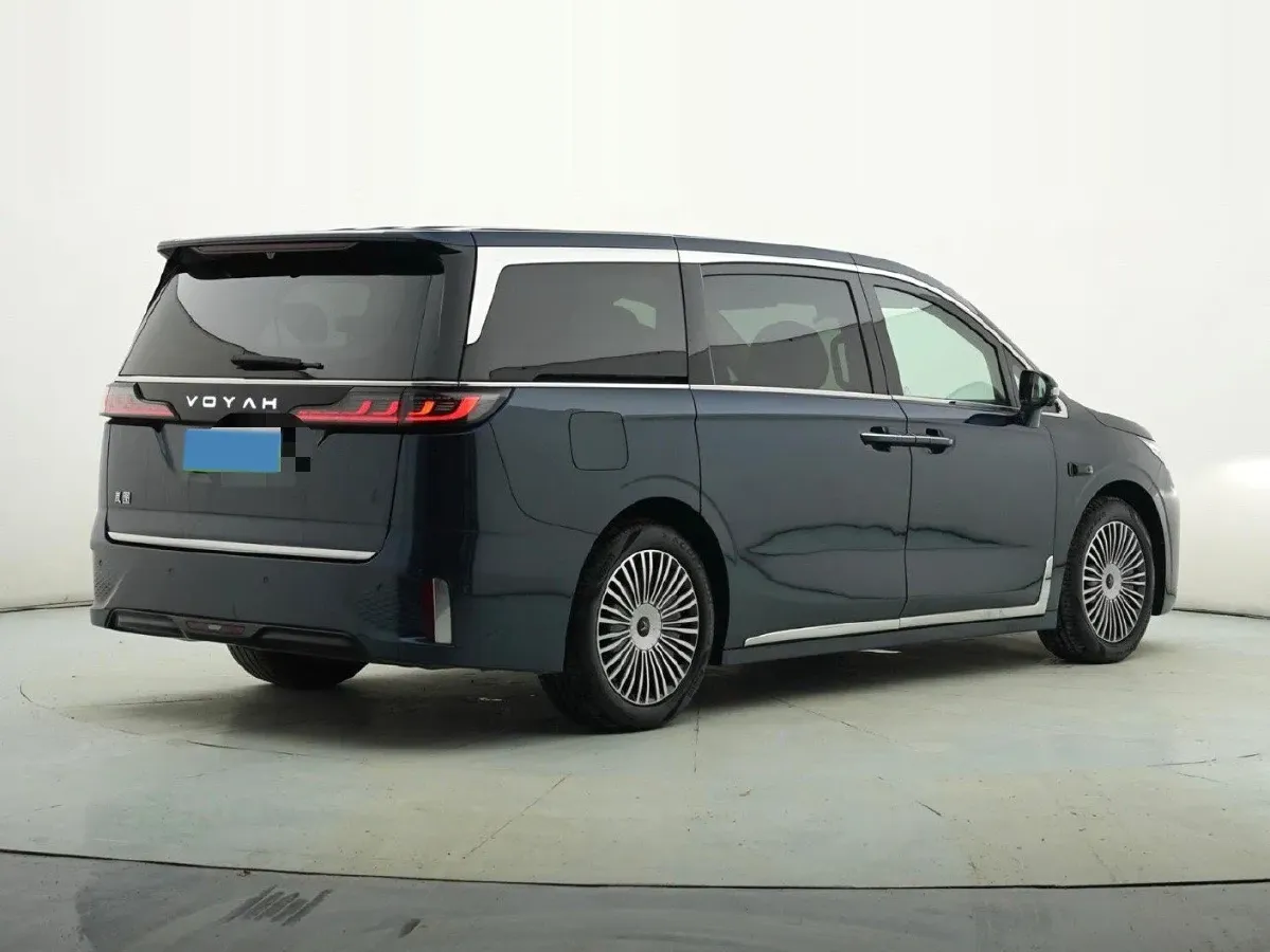 2025 Voyah Dream 1.5T 150HP L4 PHEV 41.7KWH,autocango,china used car exporter,china ev exporter,chinese used car exporter,chinese used ev exporter