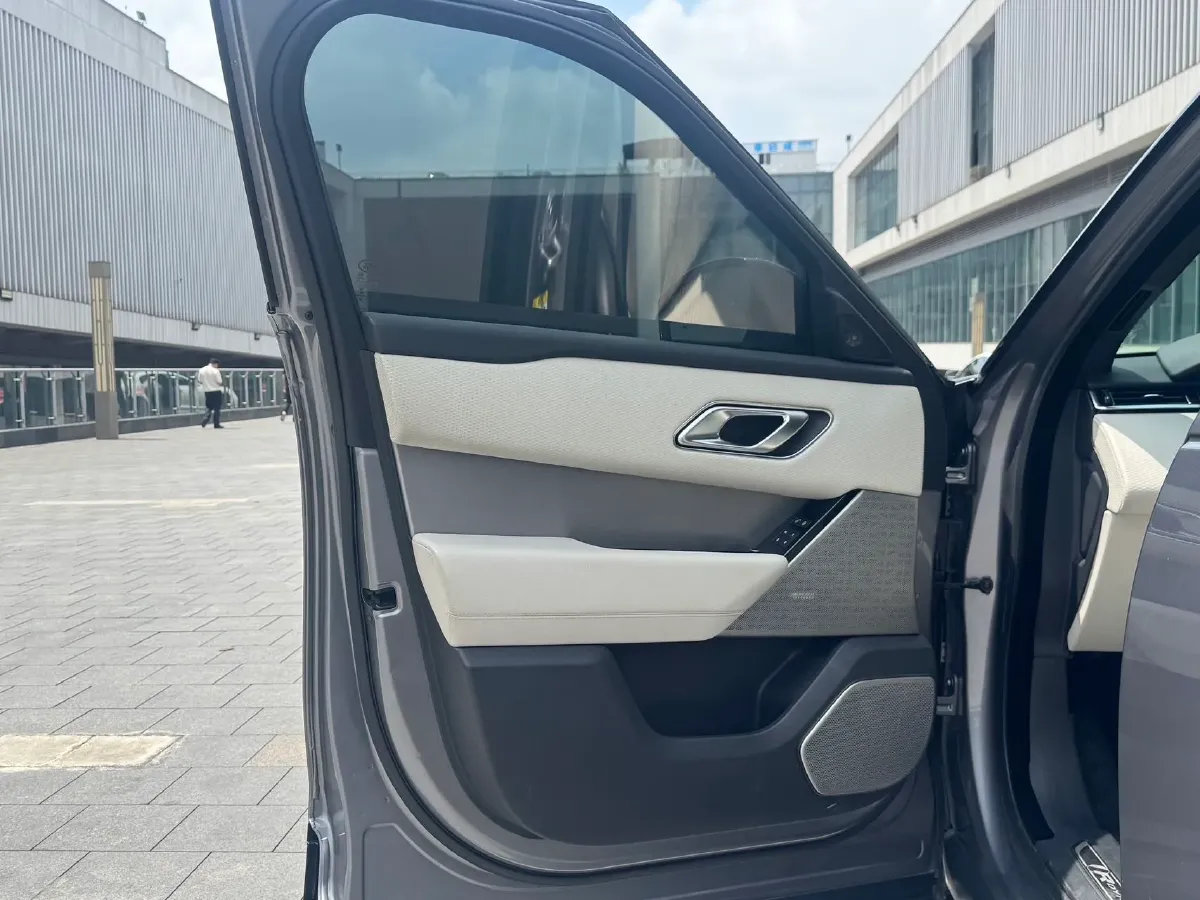 2020 Land Rover Range Rover Velar 2.0T 250HP L4 8AT,autocango,china used car exporter,china ev exporter,chinese used car exporter,chinese used ev exporter