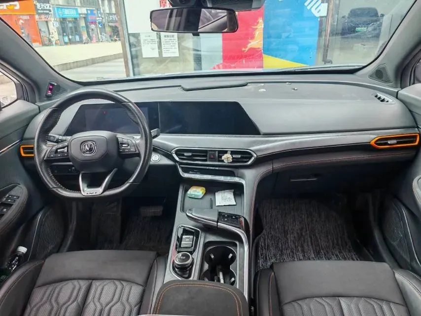 2022 ChangAn UNI-T 2.0T 233HP L4 8AT,autocango,china used car exporter,china ev exporter,chinese used car exporter,chinese used ev exporter