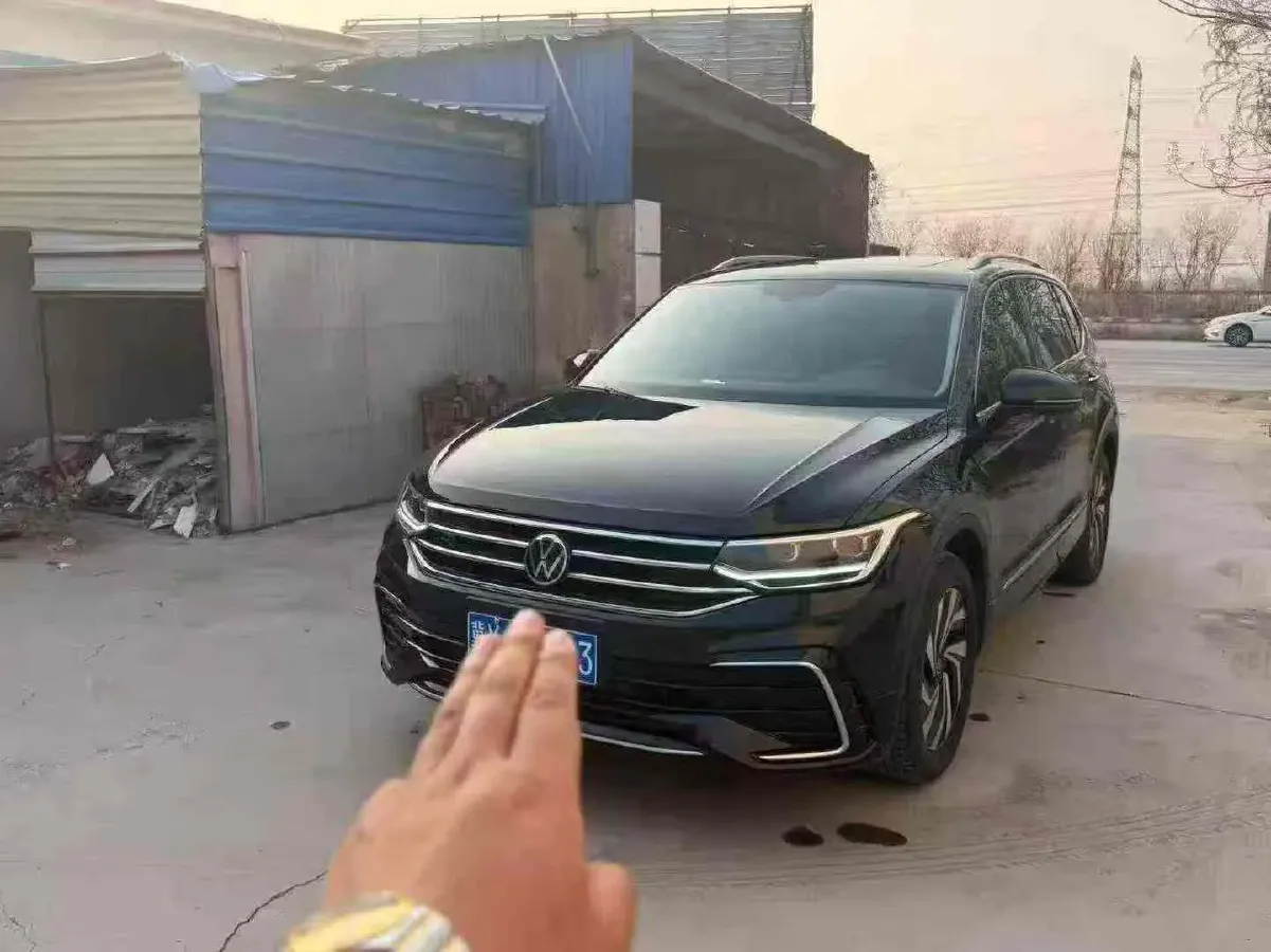 2024 Volkswagen Tiguan L 2.0T 186HP L4 7DCT,autocango,china used car exporter,china ev exporter,chinese used car exporter,chinese used ev exporter