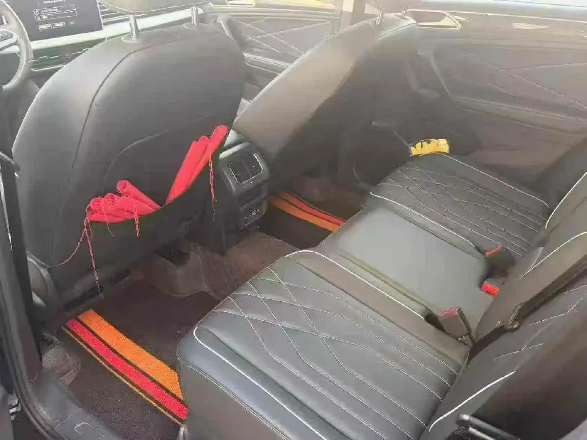 2024 Volkswagen Tiguan L 2.0T 186HP L4 7DCT,autocango,china used car exporter,china ev exporter,chinese used car exporter,chinese used ev exporter