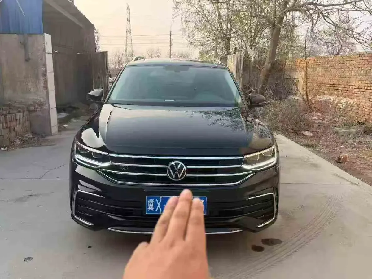 2024 Volkswagen Tiguan L 2.0T 186HP L4 7DCT,autocango,china used car exporter,china ev exporter,chinese used car exporter,chinese used ev exporter