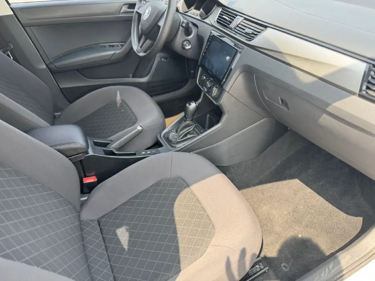 2020 Skoda Rapid 1.5L 112HP L4 6AT,autocango,china used car exporter,china ev exporter,chinese used car exporter,chinese used ev exporter