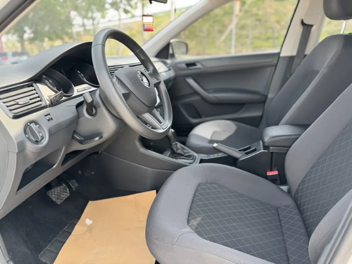 2020 Skoda Rapid 1.5L 112HP L4 6AT,autocango,china used car exporter,china ev exporter,chinese used car exporter,chinese used ev exporter