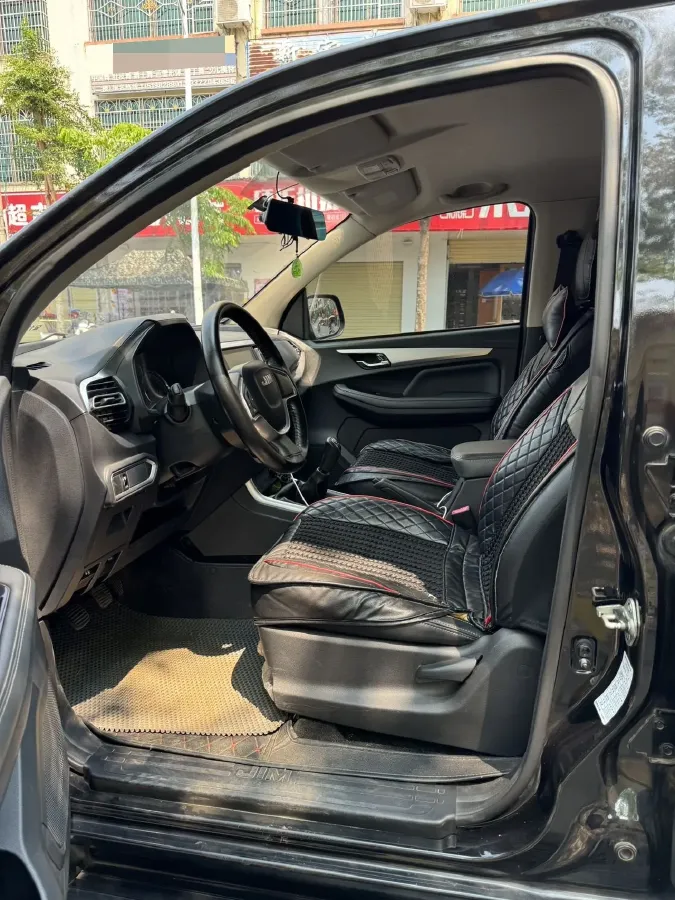 2022 Isuzu RE-MAX Jim 2.8T 120HP L4 5MT,autocango,china used car exporter,china ev exporter,chinese used car exporter,chinese used ev exporter