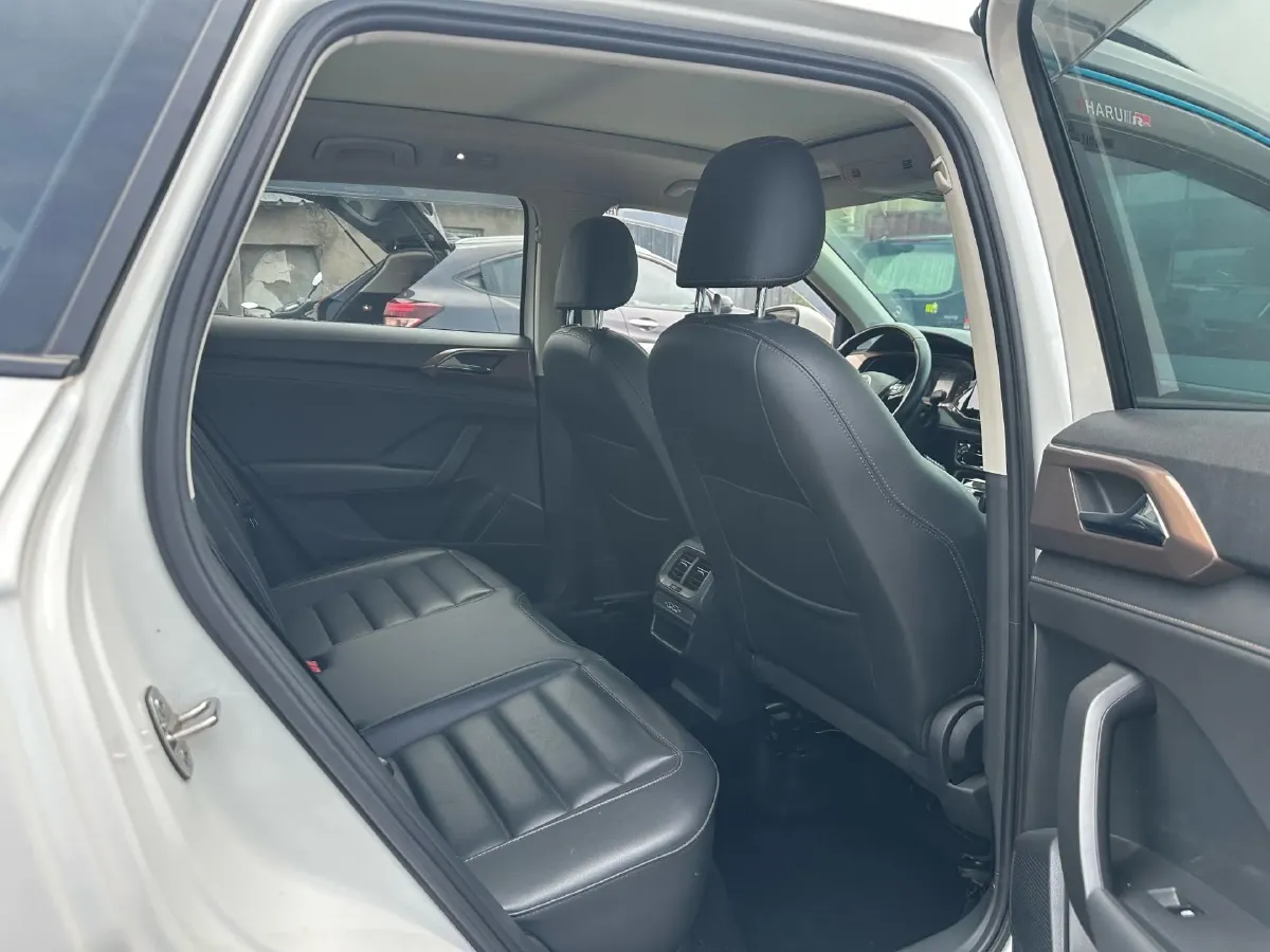 2019 MINI MINI 1.5T 102HP L3 7DCT,autocango,china used car exporter,china ev exporter,chinese used car exporter,chinese used ev exporter