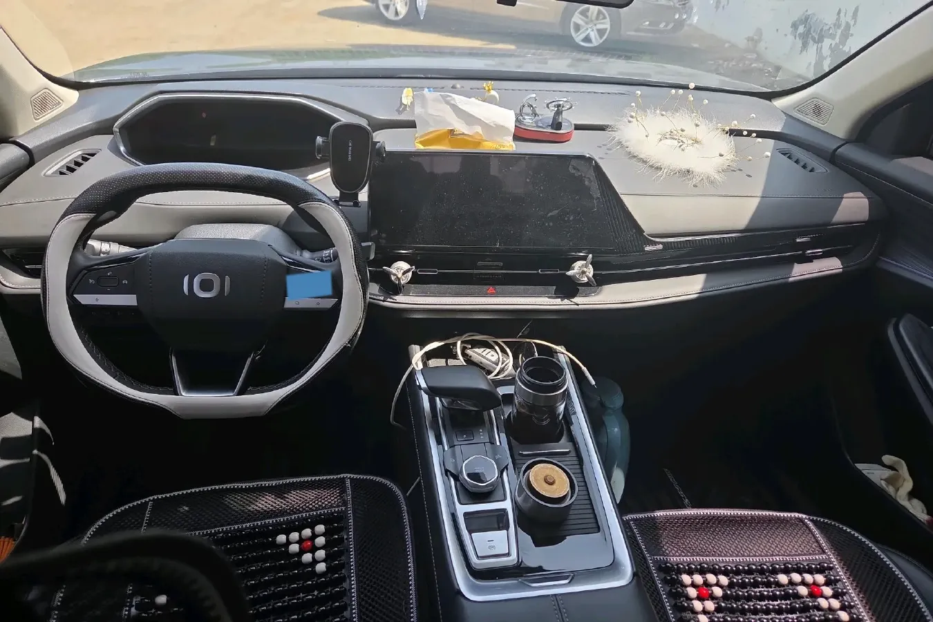 2023 Venucia Grand V DD-i 1.5T 163HP L4 E-CVT PHEV 18.4KWH,autocango,china used car exporter,china ev exporter,chinese used car exporter,chinese used ev exporter