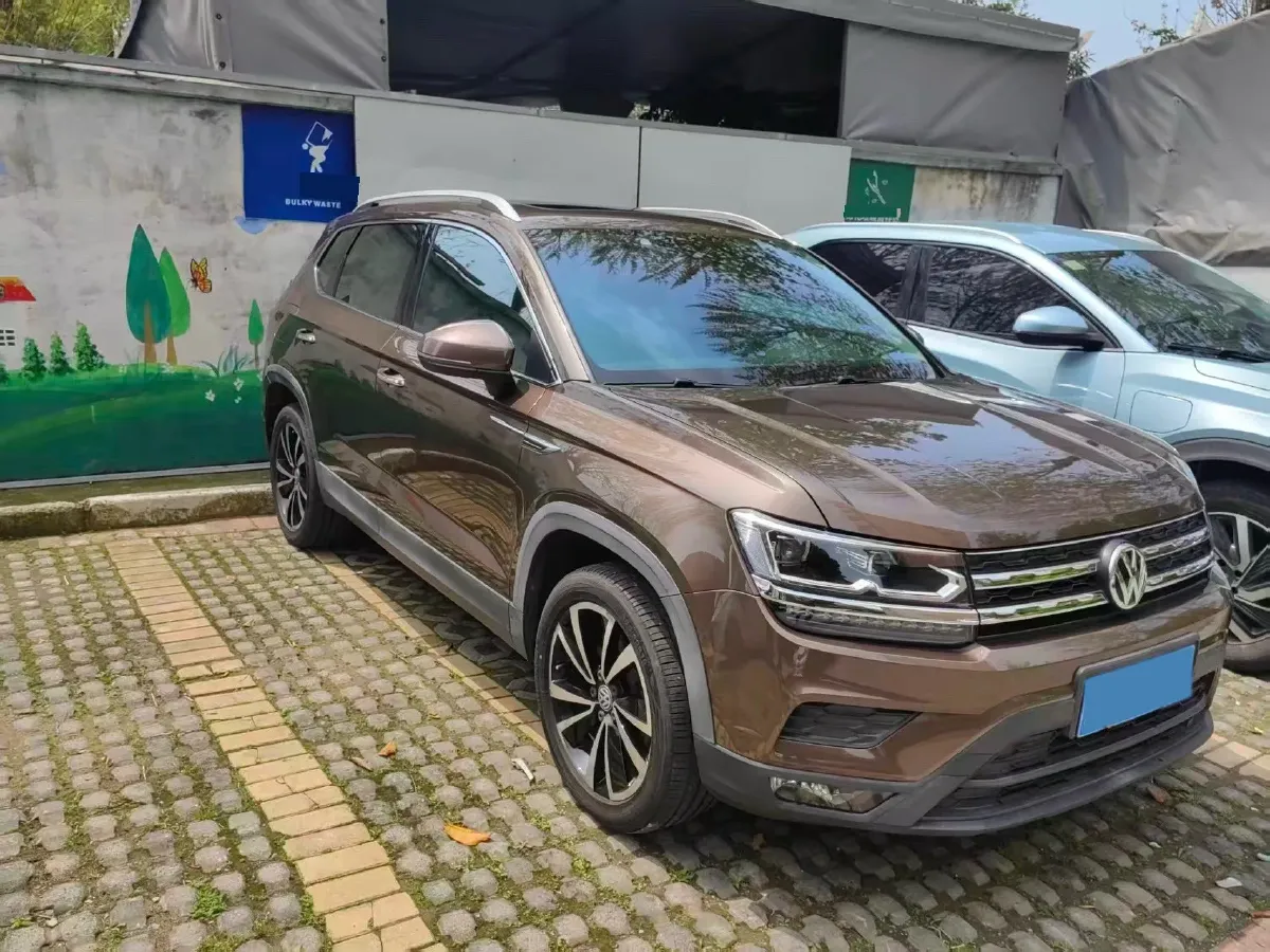 2019 MINI MINI 1.5T 102HP L3 7DCT,autocango,china used car exporter,china ev exporter,chinese used car exporter,chinese used ev exporter