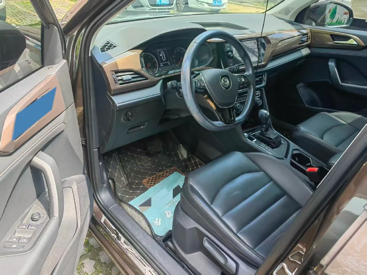 2019 MINI MINI 1.5T 102HP L3 7DCT,autocango,china used car exporter,china ev exporter,chinese used car exporter,chinese used ev exporter