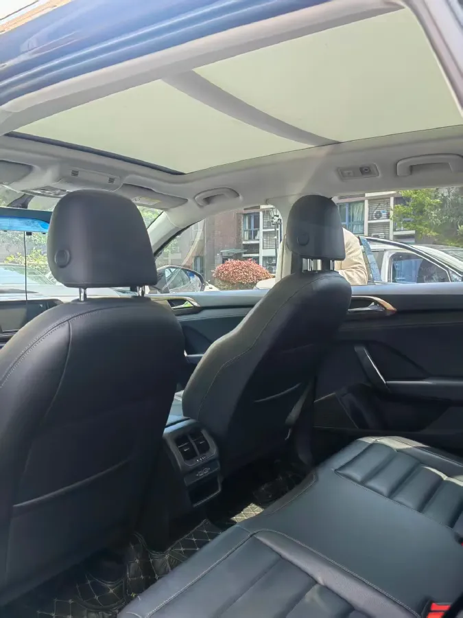 2019 MINI MINI 1.5T 102HP L3 7DCT,autocango,china used car exporter,china ev exporter,chinese used car exporter,chinese used ev exporter