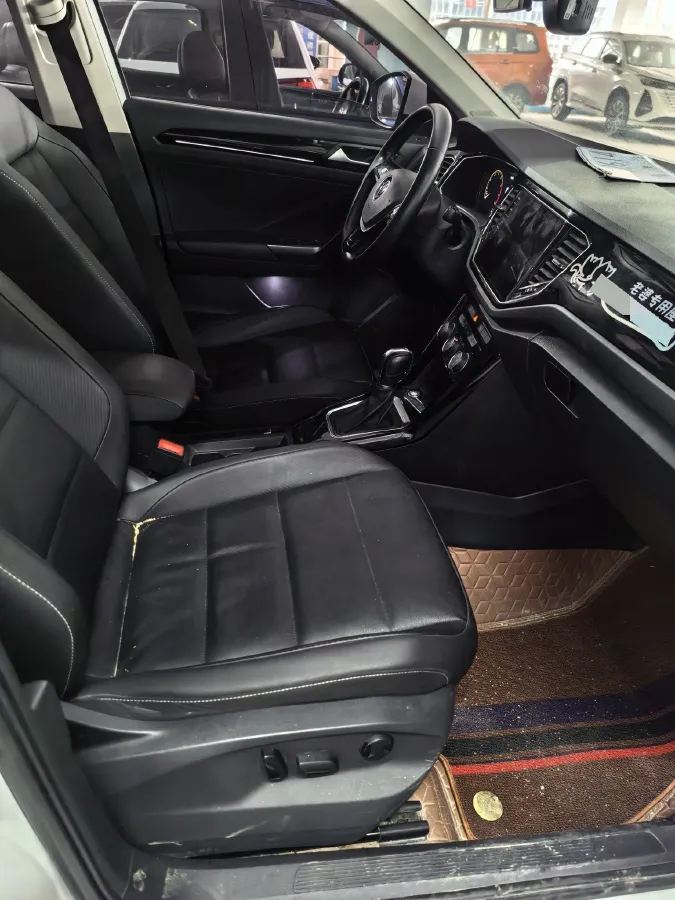 2022 Volkswagen T-Roc 1.4T 150HP L4 7DCT,autocango,china used car exporter,china ev exporter,chinese used car exporter,chinese used ev exporter