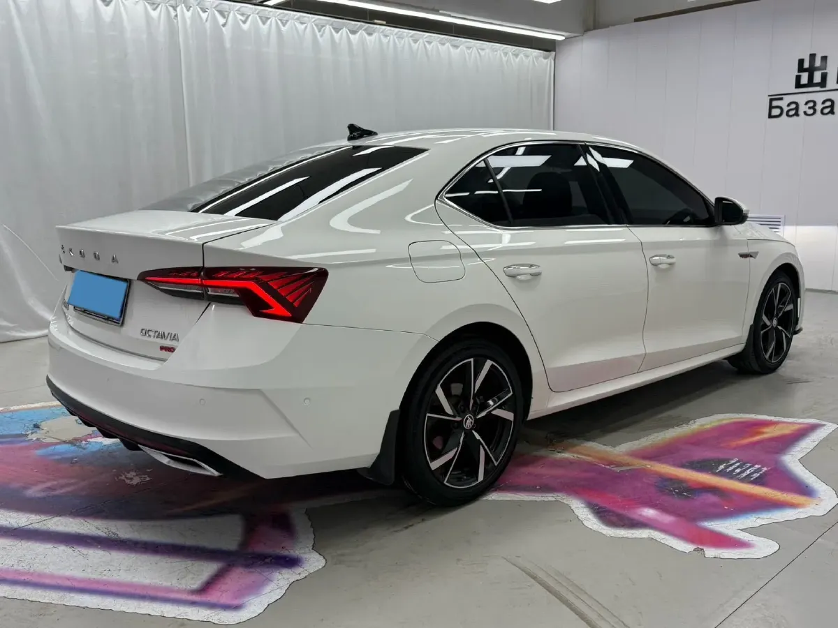 2022 Skoda Octavia 1.4T 150HP L4 7DCT,autocango,china used car exporter,china ev exporter,chinese used car exporter,chinese used ev exporter
