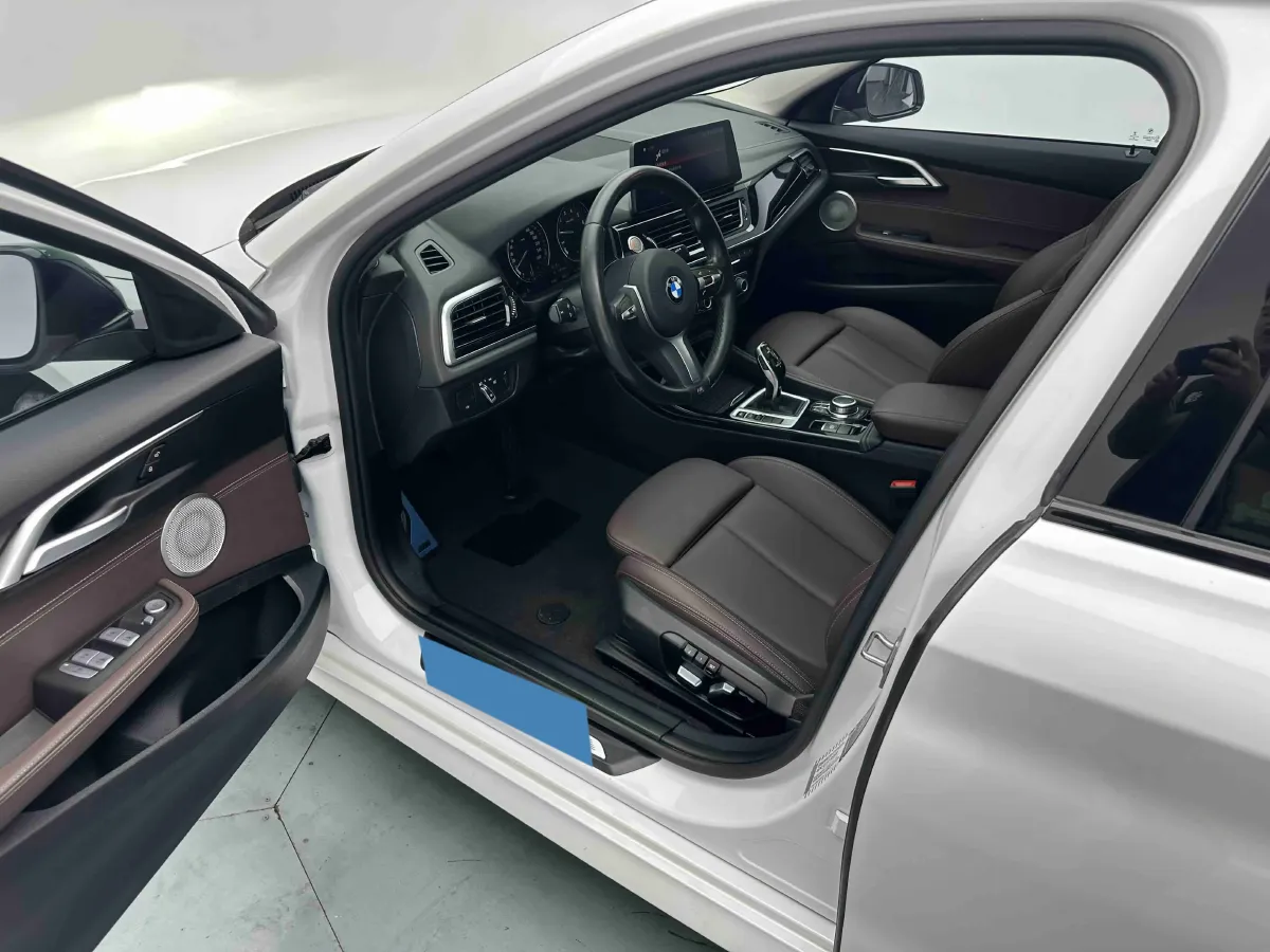 2022 BMW 1 Series 1.5T 140HP L3 7DCT,autocango,china used car exporter,china ev exporter,chinese used car exporter,chinese used ev exporter