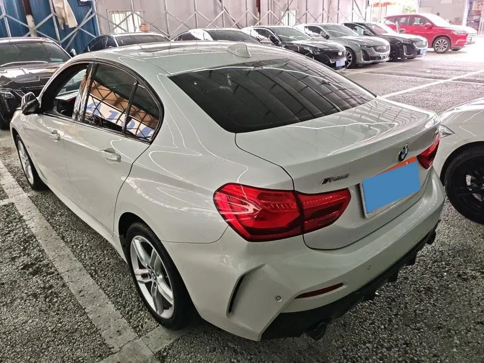 2022 BMW 1 Series 1.5T 140HP L3 7DCT,autocango,china used car exporter,china ev exporter,chinese used car exporter,chinese used ev exporter