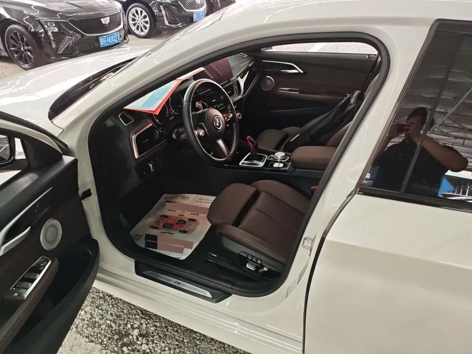 2022 BMW 1 Series 1.5T 140HP L3 7DCT,autocango,china used car exporter,china ev exporter,chinese used car exporter,chinese used ev exporter