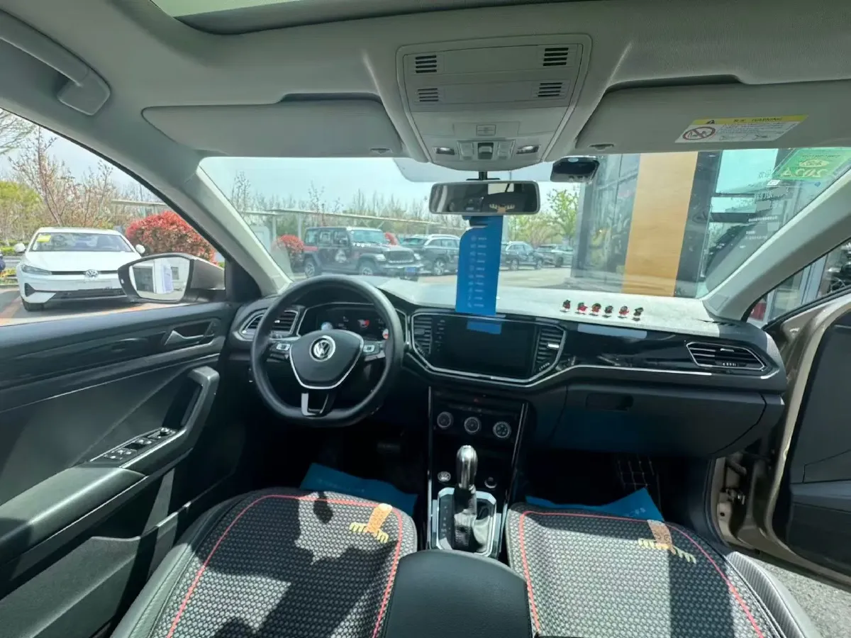 2021 Volkswagen T-Roc 1.4T 150HP L4 7DCT,autocango,china used car exporter,china ev exporter,chinese used car exporter,chinese used ev exporter