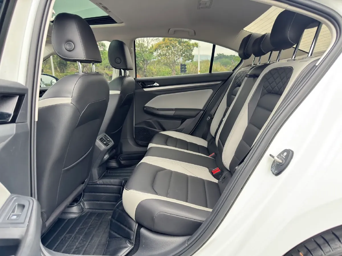 2023 Volkswagen Bora 1.5T 160HP L4 7DCT,autocango,china used car exporter,china ev exporter,chinese used car exporter,chinese used ev exporter