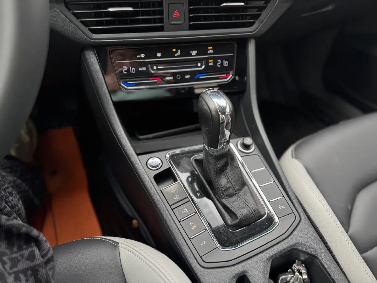 2023 Volkswagen Bora 1.5T 160HP L4 7DCT,autocango,china used car exporter,china ev exporter,chinese used car exporter,chinese used ev exporter