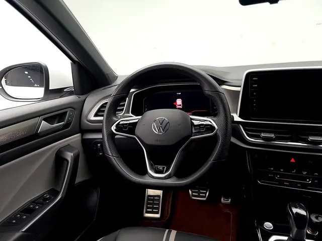 2024 Volkswagen T-Roc 1.4T 150HP L4 7DCT,autocango,china used car exporter,china ev exporter,chinese used car exporter,chinese used ev exporter
