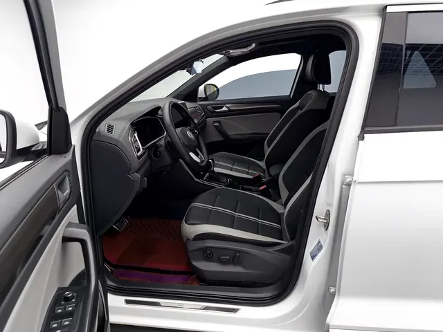 2024 Volkswagen T-Roc 1.4T 150HP L4 7DCT,autocango,china used car exporter,china ev exporter,chinese used car exporter,chinese used ev exporter