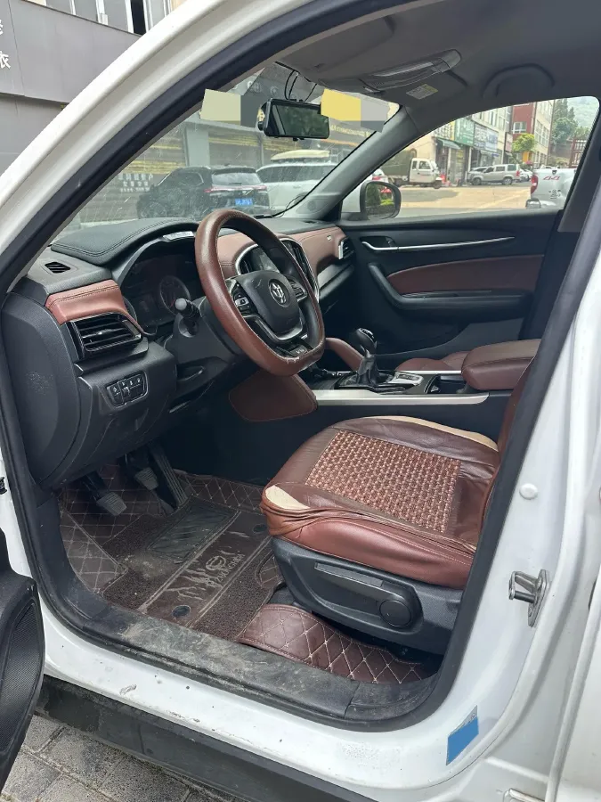 2018 Brilliance Auto V6 1.5T 150HP L4 6MT,autocango,china used car exporter,china ev exporter,chinese used car exporter,chinese used ev exporter