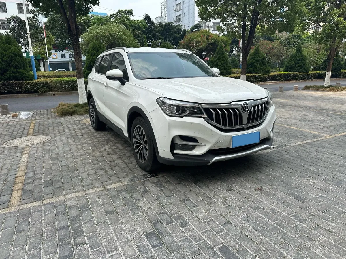 2018 Brilliance Auto V6 1.5T 150HP L4 6MT,autocango,china used car exporter,china ev exporter,chinese used car exporter,chinese used ev exporter