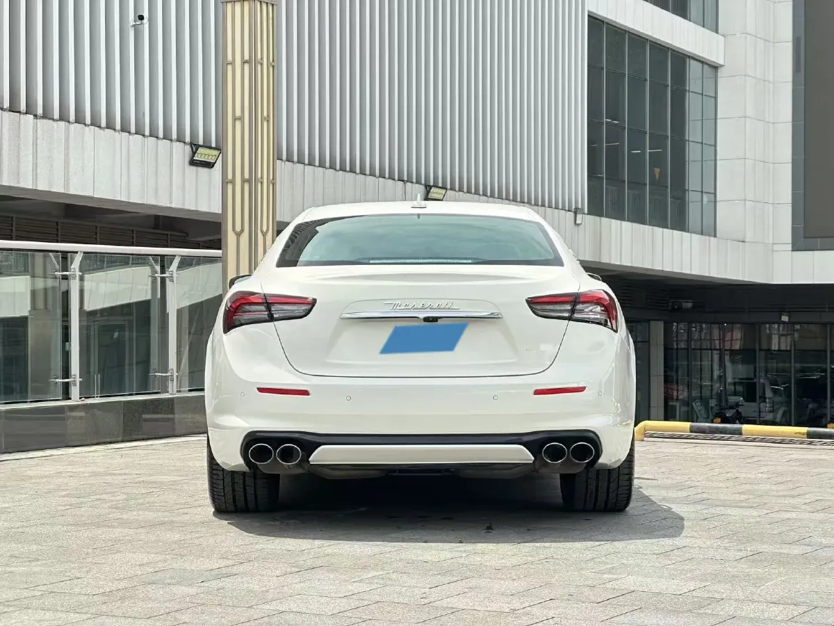 2021 Maserati Ghibli 2.0T 330HP L4 8AT,autocango,china used car exporter,china ev exporter,chinese used car exporter,chinese used ev exporter