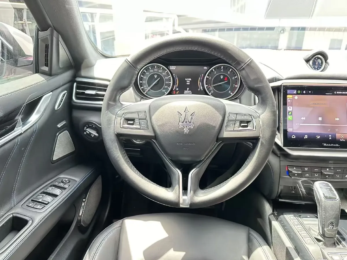 2021 Maserati Ghibli 2.0T 330HP L4 8AT,autocango,china used car exporter,china ev exporter,chinese used car exporter,chinese used ev exporter