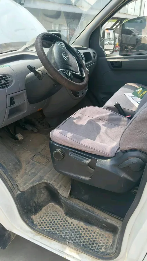 2021 MAXUS XinTu V80 2.0T 139HP L4 6MT,autocango,china used car exporter,china ev exporter,chinese used car exporter,chinese used ev exporter