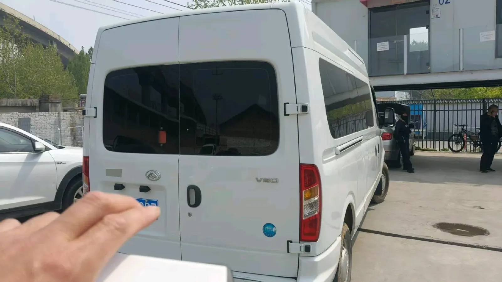 2021 MAXUS XinTu V80 2.0T 139HP L4 6MT,autocango,china used car exporter,china ev exporter,chinese used car exporter,chinese used ev exporter
