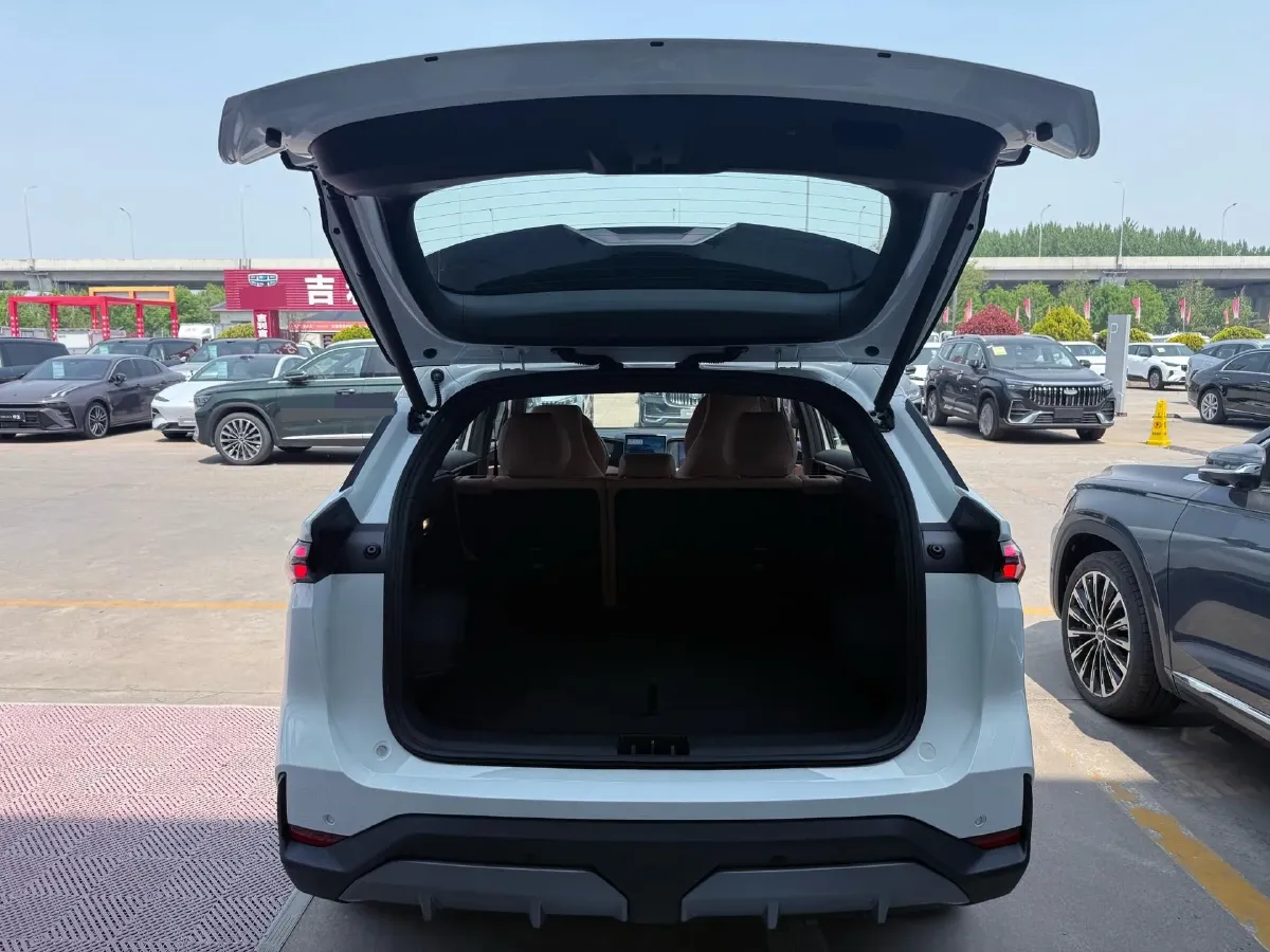 2025 Geely Galaxy L7 1.5L 112HP L4 1DHT PHEV 18.4KWH,autocango,china used car exporter,china ev exporter,chinese used car exporter,chinese used ev exporter