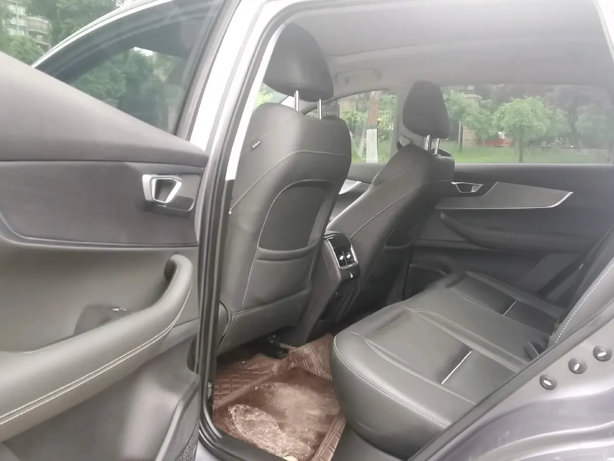 2021 Chery Tiggo 7 Plus 1.5T 156HP L4 CVT,autocango,china used car exporter,china ev exporter,chinese used car exporter,chinese used ev exporter