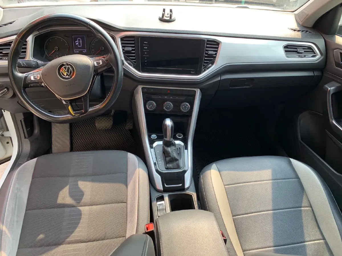 2022 Volkswagen T-Roc 1.4T 150HP L4 7DCT,autocango,china used car exporter,china ev exporter,chinese used car exporter,chinese used ev exporter