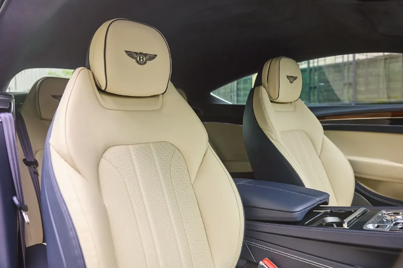 2020 Bentley Continental 4.0T 549HP V8 8DCT,autocango,china used car exporter,china ev exporter,chinese used car exporter,chinese used ev exporter
