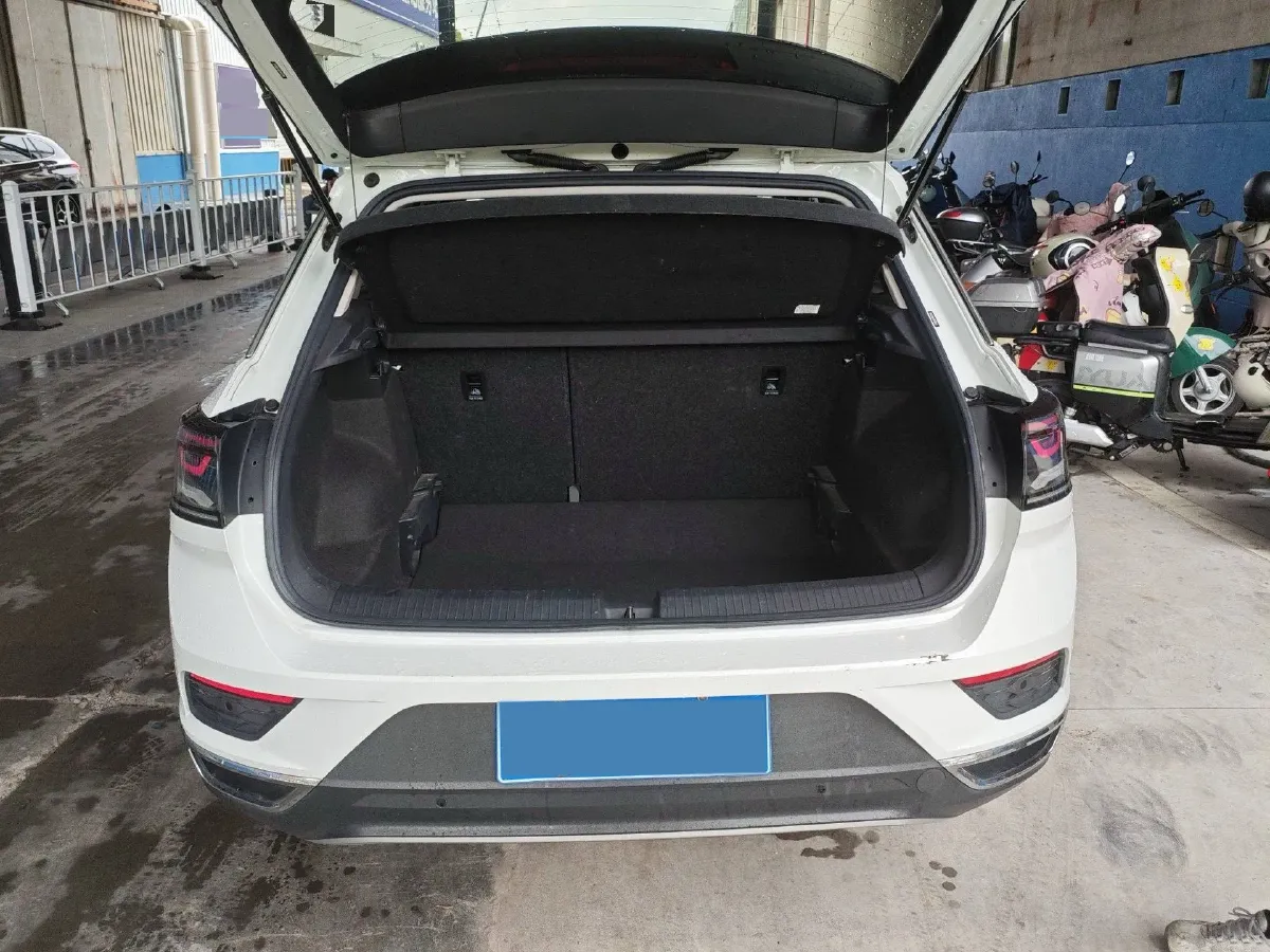 2023 Volkswagen T-Roc 1.4T 150HP L4 7DCT,autocango,china used car exporter,china ev exporter,chinese used car exporter,chinese used ev exporter