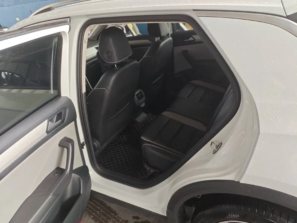 2023 Volkswagen T-Roc 1.4T 150HP L4 7DCT,autocango,china used car exporter,china ev exporter,chinese used car exporter,chinese used ev exporter