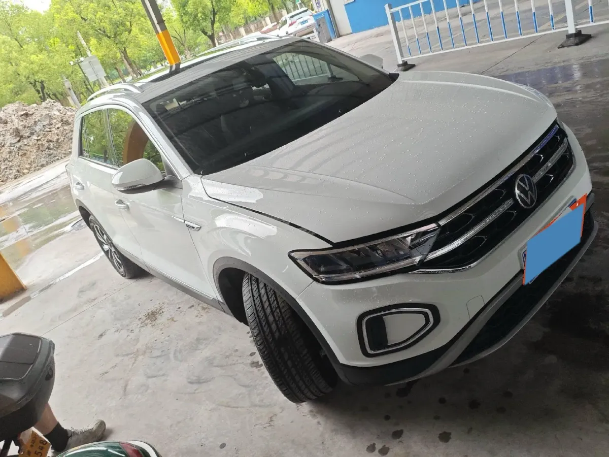 2023 Volkswagen T-Roc 1.4T 150HP L4 7DCT,autocango,china used car exporter,china ev exporter,chinese used car exporter,chinese used ev exporter
