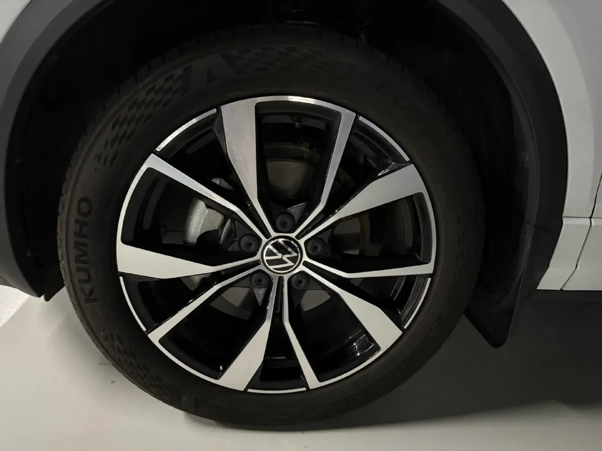 2024 Volkswagen T-Roc 1.5T 160HP L4 7DCT,autocango,china used car exporter,china ev exporter,chinese used car exporter,chinese used ev exporter